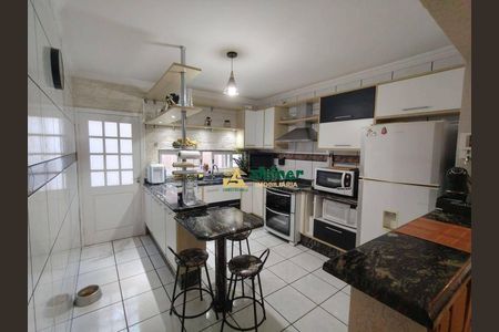 8_photo/94ce8ad683.8a98b78d6b5faf9f-ATLAS-87d53d6f-85c8-44f9-a0f1-c0b4be75da5e.jpg de casa à venda com 3 quartos, 171m² em Jardim Santa Maria, Guarulhos