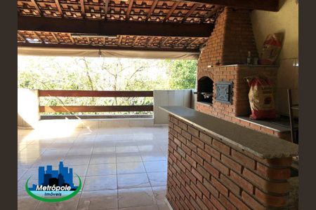 32_photo/94ce8ad701.16002020a1080b3a-ATLAS-2d6b4e32-0a5e-4ba7-8f7f-e1e7e38be7e6.jpg de casa à venda com 3 quartos, 222m² em Jardim Bela Vista, Guarulhos