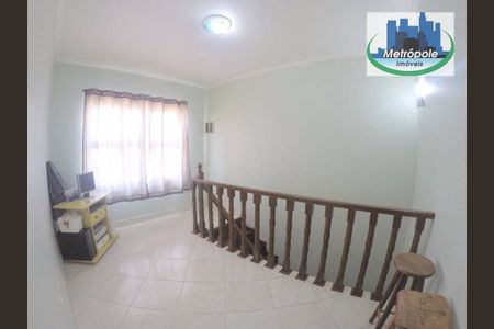 9_photo/94ce8ade65.d41ccc6539b5b4b0-ATLAS-1e271ffb-ea0b-4a1e-9956-caf9b0752606.jpg de casa à venda com 5 quartos, 165m² em Jardim das Acacias, Guarulhos