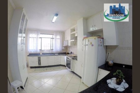 26_photo/94ce8ade65.d41ccc6539b5b4b0-ATLAS-4ff045d9-cbef-4362-9b9f-410a53522159.jpg de casa à venda com 5 quartos, 165m² em Jardim das Acacias, Guarulhos