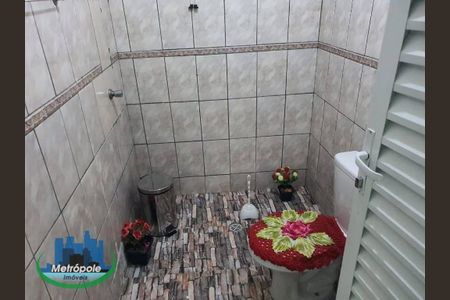 14_photo/94ce8ae0e1.f7e81ba1849dc159-ATLAS-b139caa0-a3f7-4760-abcf-64548d016551.jpg de casa à venda com 5 quartos, 250m² em Jardim Marilena, Guarulhos