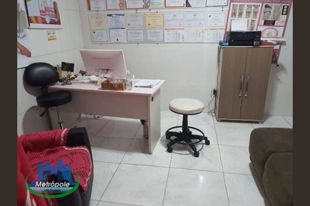 7_photo/94ce8ae0e1.f7e81ba1849dc159-ATLAS-bd7a3f4e-8c9f-4d35-8c40-cb549520bf11.jpg de casa à venda com 5 quartos, 250m² em Jardim Marilena, Guarulhos