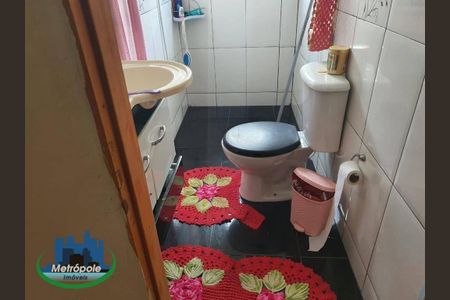 8_photo/94ce8ae0e1.f7e81ba1849dc159-ATLAS-d0654f19-67d2-437d-8ef0-42ec7f2992cf.jpg de casa à venda com 5 quartos, 250m² em Jardim Marilena, Guarulhos