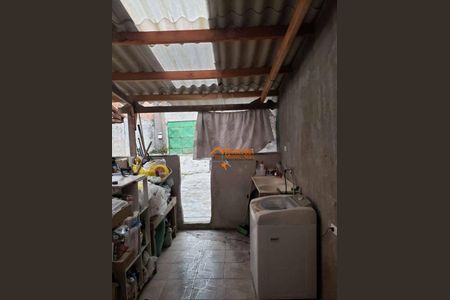 11_photo/94ce8b0d33.6bc6d6e3d41508d6-ATLAS-cf93c73f-6c00-4003-a8a8-977c36357bcc.jpg de casa à venda com 2 quartos, 65m² em Invernada, Guarulhos