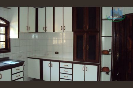 5_photo/94ce8b140b.3dea3cab82053bf3-ATLAS-2d8bd0fb-82ba-469f-bbca-7ddb946c4938.jpg de casa à venda com 4 quartos, 550m² em Parque Primavera, Guarulhos