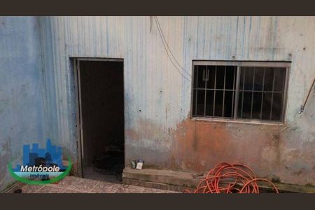 4_photo/94ce8b1693.882e1bf24d7d2fd7-ATLAS-167349f6-6e3a-4dfc-881d-8a761c8f3c2c.jpg de casa à venda com 2 quartos, 60m² em Taboão, Guarulhos