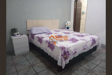 5_photo/94ce8b17ed.719fbdc320448c84-ATLAS-1d5af7d3-ecd3-4ca2-b3ed-5b8d0391782a.jpg de casa à venda com 3 quartos, 210m² em Jardim Sao Domingos, Guarulhos