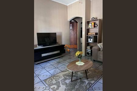 6_photo/94ce8b17ed.719fbdc320448c84-ATLAS-265b1a66-e7bb-45a5-9e70-45bca9662a75.jpg de casa à venda com 3 quartos, 210m² em Jardim Sao Domingos, Guarulhos