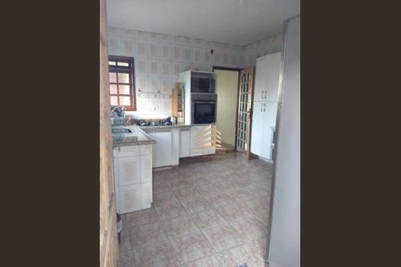 11_photo/94ce8b1961.74dbc9aa7d3e0758-ATLAS-ebe849e8-76ca-48ef-b68c-1fca6158bbe3.jpg de casa à venda com 3 quartos, 245m² em Jardim Santa Lidia, Guarulhos