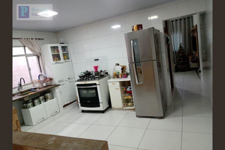 10_photo/94ce8b209b.e3a954dfb45dd8a0-ATLAS-7d5bf878-ab38-4e84-93aa-c584744fc372.jpg de casa à venda com 4 quartos, 180m² em Jardim Kawamoto, Guarulhos