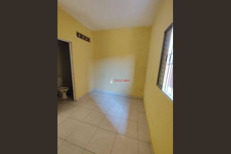 4_photo/94ce8b265b.df2937e7ba5b893c-ATLAS-30ec68f5-c9c8-48f6-a3b0-b88ca3306c8c.jpg de casa à venda com 6 quartos, 220m² em Jardim Taboao, Guarulhos