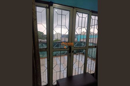 5_photo/94ce8b2823.ceff8192393c33de-ATLAS-77f2a9a0-1793-4e72-8e4c-e713260d7163.jpg de casa à venda com 3 quartos, 108m² em Jardim Santa Emilia, Guarulhos