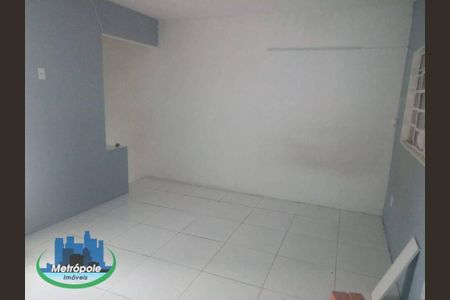 16_photo/94ce8b2877.20cc84d772444cf8-ATLAS-1f27fe0a-bd00-40bc-8deb-a6d323643a8f.jpg de casa à venda com 2 quartos, 90m² em Jardim Silvia, Guarulhos