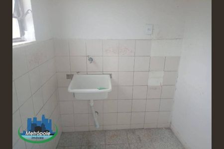 13_photo/94ce8b2877.20cc84d772444cf8-ATLAS-7f9a311b-f73a-4e11-9717-2469b1af6908.jpg de casa à venda com 2 quartos, 90m² em Jardim Silvia, Guarulhos