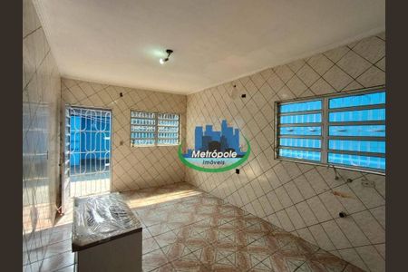 5_photo/94ce8b28a1.491a58713d1e5de3-ATLAS-a8f99374-d326-4c0e-9fb4-bdf583c1b021.jpg de casa à venda com 3 quartos, 230m² em Jardim Silvia, Guarulhos
