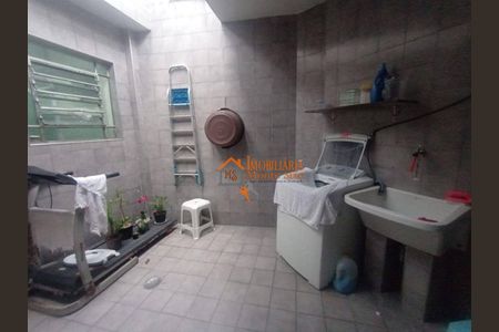 8_photo/94ce8b2f5b.2d782e9ced6b4695-ATLAS-9ee641b1-e52b-4374-9100-1424c08449cc.jpg de casa à venda com 2 quartos, 250m² em Jardim Beirute, Guarulhos