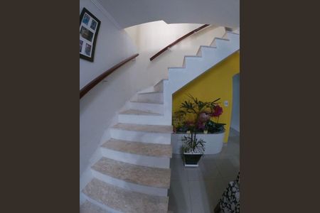 5_photo/94ce8b3155.0e5883cd31689f99-ATLAS-4f9bee8d-3063-4b0f-9855-ad9b8b774d9f.jpg de casa à venda com 3 quartos, 177m² em Taboão, Guarulhos