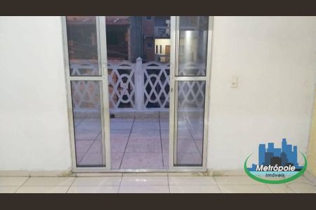 20_photo/94ce8b3cff.dda3a78fb47de289-ATLAS-59a797df-59ec-462e-9efd-6f212e5f2f9f.jpg de casa à venda com 2 quartos, 73m² em Jardim Okuyama, Guarulhos