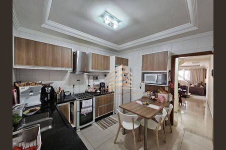 7_photo/94ce8b74a5.9c5959cca0926d06-ATLAS-1014cd00-7bef-4e34-adfd-d708da471e85.jpg de casa à venda com 3 quartos, 132m² em Jardim Bananal, Guarulhos