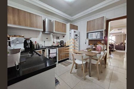 1_photo/94ce8b74a5.9c5959cca0926d06-ATLAS-70f9f453-3ef4-4994-8eaa-e711b28e4f93.jpg de casa à venda com 3 quartos, 132m² em Jardim Bananal, Guarulhos