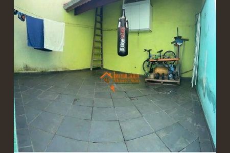 7_photo/94ce8ba43b.5a85c5bdfef41cf9-ATLAS-f09bdfa4-af84-46ae-8aa4-7ecff57693af.jpg de casa à venda com 3 quartos, 200m² em Jardim Bananal, Guarulhos