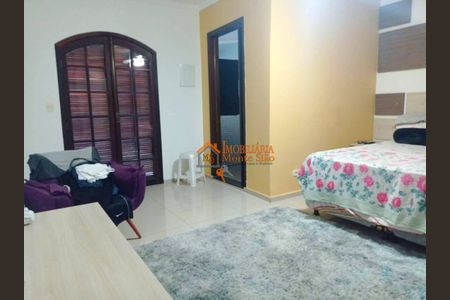 9_photo/94ce8ba5b7.ceff8192393c33de-ATLAS-15a2db40-43fa-4ba8-8e37-05cfb93b14e7.jpg de casa à venda com 3 quartos, 250m² em Jardim Bananal, Guarulhos