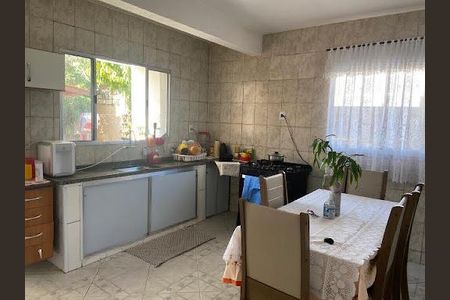 10_photo/94ce8ba617.e98a0441d5514113-ATLAS-4ff7c2bf-2262-4b46-a1c0-b0ca3e2c8b2b.jpg de casa à venda com 3 quartos, 190m² em Jardim Bananal, Guarulhos