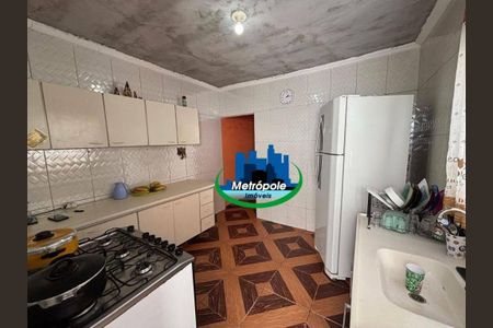 30_photo/94ce8ba65f.4bd2615f33144f40-ATLAS-972948a3-dcc1-4264-8961-5836c8f8ea5b.jpg de casa à venda com 3 quartos, 250m² em Jardim das Oliveiras, Guarulhos
