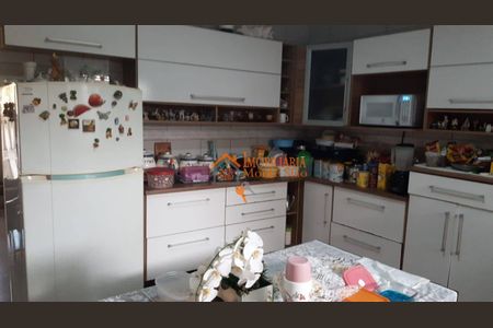 11_photo/94ce8ba6f3.ceff8192393c33de-ATLAS-d6e5bae8-b6cd-4266-86e9-9221fe81746a.jpg de casa à venda com 2 quartos, 170m² em Parque Primavera, Guarulhos