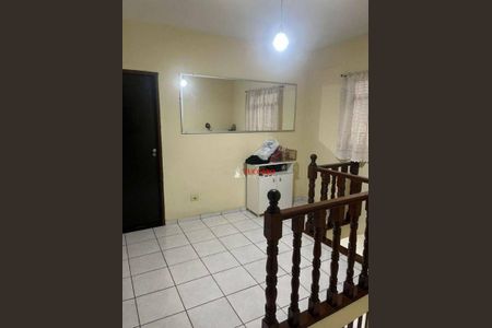 12_photo/94ce8bb591.b78724e314d6bd0c-ATLAS-2bc7e1db-eec5-43e2-a08a-40440645f910.jpg de casa à venda com 3 quartos, 200m² em Jardim Sao Joao, Guarulhos