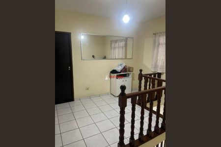 7_photo/94ce8bb591.b78724e314d6bd0c-ATLAS-b72c98f9-e2bc-4847-a6ae-f4c764fa5f53.jpg de casa à venda com 3 quartos, 200m² em Jardim Sao Joao, Guarulhos