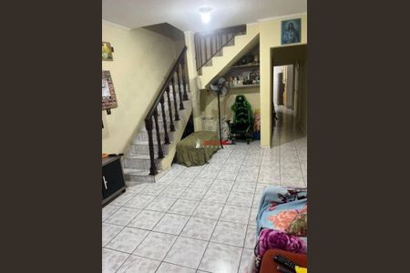 10_photo/94ce8bb591.b78724e314d6bd0c-ATLAS-e4265a81-3a8b-4ccb-b723-94315557aacd.jpg de casa à venda com 3 quartos, 200m² em Jardim Sao Joao, Guarulhos