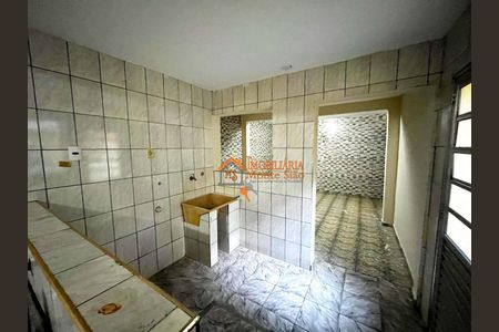 4_photo/94ce8bb6c3.ceff8192393c33de-ATLAS-9fd74fbd-9032-4f4f-bee2-2564b12bf2ec.jpg de casa à venda com 4 quartos, 250m² em Parque Santos Dumont, Guarulhos