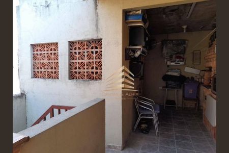 3_photo/94ce8bca3d.49e5f4e107e90c19-ATLAS-706776a5-5cdb-45cb-8b88-55642f2b7b13.jpg de casa à venda com 3 quartos, 180m² em São João, Guarulhos