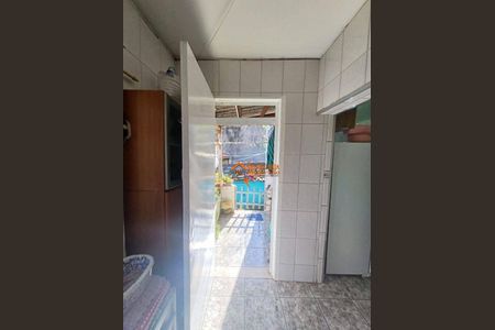 6_photo/94ce8bcadf.935c805baf9a7d1f-ATLAS-0cf1d2ec-c7f7-4bf6-8bcf-d87aa1907577.jpg de casa à venda com 4 quartos, 266m² em Jardim Sao Joao, Guarulhos