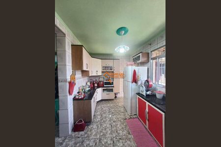 8_photo/94ce8bcadf.935c805baf9a7d1f-ATLAS-1d97edc7-c0fc-4e25-ba7e-7c6ac751d822.jpg de casa à venda com 4 quartos, 266m² em Jardim Sao Joao, Guarulhos