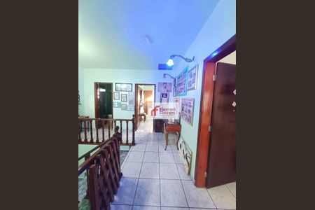 3_photo/94ce8bcadf.935c805baf9a7d1f-ATLAS-e0dce576-ee54-4fcb-981b-7b3205ce28d1.jpg de casa à venda com 3 quartos, 271m² em Jardim Sao Joao, Guarulhos