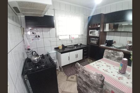 9_photo/94ce8bcdb3.3f98a3cadd470df4-ATLAS-b5ea2a40-1834-4705-88b0-b1ddd5b066e0.jpg de casa à venda com 4 quartos, 220m² em Jardim Lenize, Guarulhos