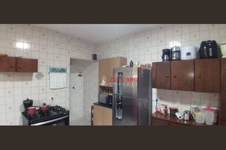 3_photo/94ce8bd147.1793dc22c4eda740-ATLAS-1243ec74-9bf4-4996-90a5-e772bcb8a30a.jpg de casa à venda com 4 quartos, 218m² em Cidade Soberana, Guarulhos