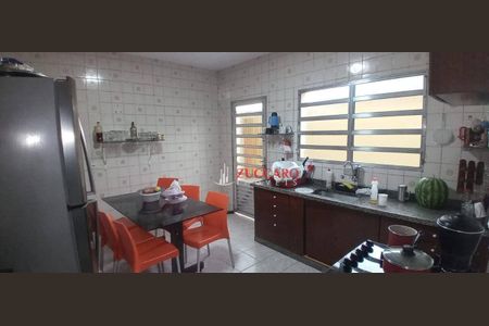 9_photo/94ce8bd147.1793dc22c4eda740-ATLAS-2b86183d-068e-4dae-99a1-cfcd45e18c59.jpg de casa à venda com 4 quartos, 218m² em Cidade Soberana, Guarulhos