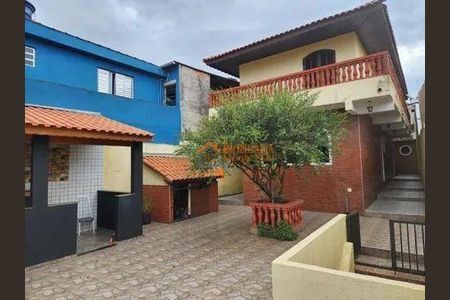 9_photo/94ce8bd403.ceff8192393c33de-ATLAS-751b27be-09e2-4faa-a3dd-5ae9f06cfc2b.jpg de casa à venda com 3 quartos, 400m² em Cidade Soberana, Guarulhos