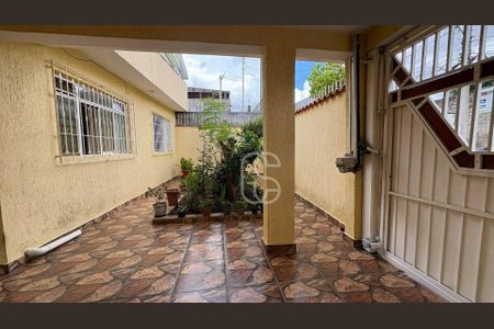 5_photo/94ce8bd457.2f15d505e37c7ac5-ATLAS-1ec989da-56a4-42cc-a7f2-962b6fc2c5f5.jpg de casa à venda com 3 quartos, 180m² em Jardim IV Centenario, Guarulhos