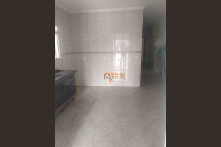 8_photo/94ce8bd49f.e1e9339d2da74223-ATLAS-5e4733b5-2d2e-405a-a9c9-b4bc1c5d3e5f.jpg de casa à venda com 3 quartos, 300m² em Cidade Soberana, Guarulhos