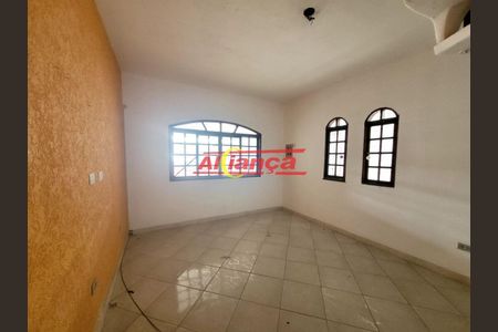 4_photo/94ce8bd4fb.74dbc9aa7d3e0758-ATLAS-2b147bc6-4968-41d0-8e88-394fa957fe5b.jpg de casa à venda com 4 quartos, 159m² em Cidade Soberana, Guarulhos