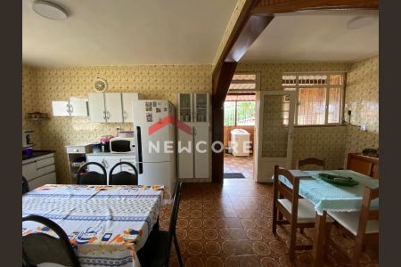 11_photo/94ce8bd5a7.9c16890d59937ae3-ATLAS-ccb252bb-77cf-4b2f-a9d5-c6874ba52e62.jpg de casa à venda com 3 quartos, 180m² em Jardim IV Centenario, Guarulhos