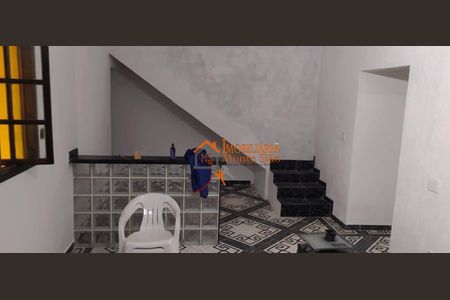 5_photo/94ce8bf8e7.ceff8192393c33de-ATLAS-b52f88cc-d450-4f43-971f-4f2f640c0e08.jpg de casa à venda com 3 quartos, m² em Jardim Fortaleza, Guarulhos