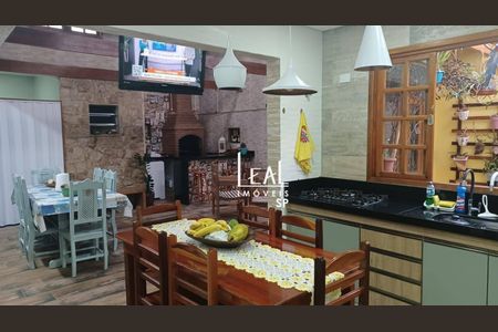 4_photo/94cef4449f.b96229d7c7eeff72-ATLAS-52930ba3-307c-4e78-a0e3-2f581533005d.jpg de casa à venda com 3 quartos, 302m² em Jardim Palmira, Guarulhos