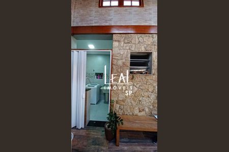 8_photo/94cef4449f.b96229d7c7eeff72-ATLAS-a6bb5cb8-90d9-4af7-bbc9-0dddcd64265a.jpg de casa à venda com 3 quartos, 302m² em Jardim Palmira, Guarulhos