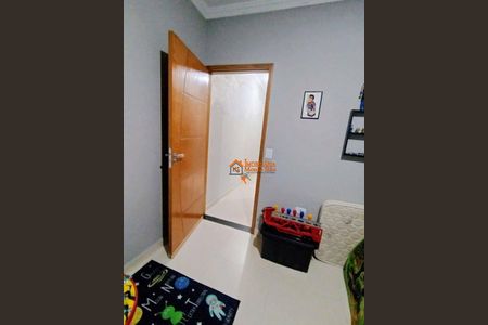 8_photo/94cef45105.d55b36f64ebf45c1-ATLAS-5d79cba2-1b59-47b8-9962-dd64d6bc99a2.jpg de casa à venda com 3 quartos, 100m² em Parque Continental, Guarulhos