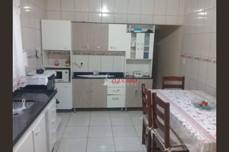 11_photo/94cef45169.0283f741a672f01f-ATLAS-5bbc502d-8cca-454b-b94c-dfe4c0abc31c.jpg de casa à venda com 3 quartos, 315m² em Jardim do Papai, Guarulhos